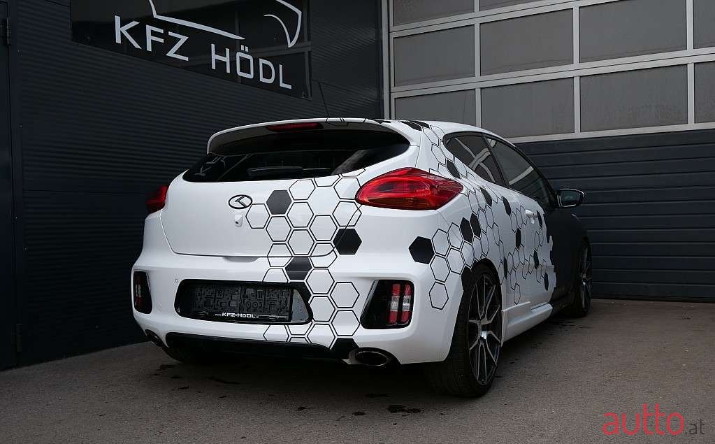 2013' Kia Proceed photo #1