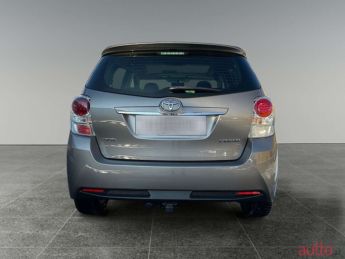 2014' Toyota Verso photo #4