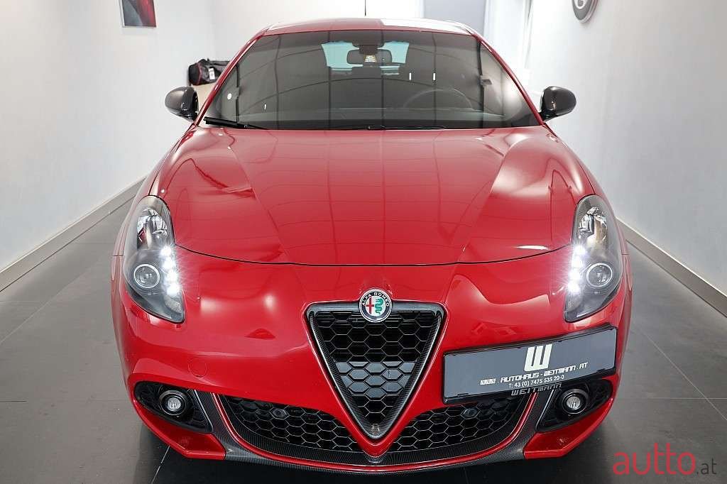 2018' Alfa Romeo Giulietta photo #4