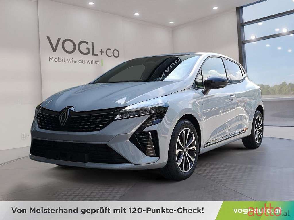 2024' Renault Clio photo #1