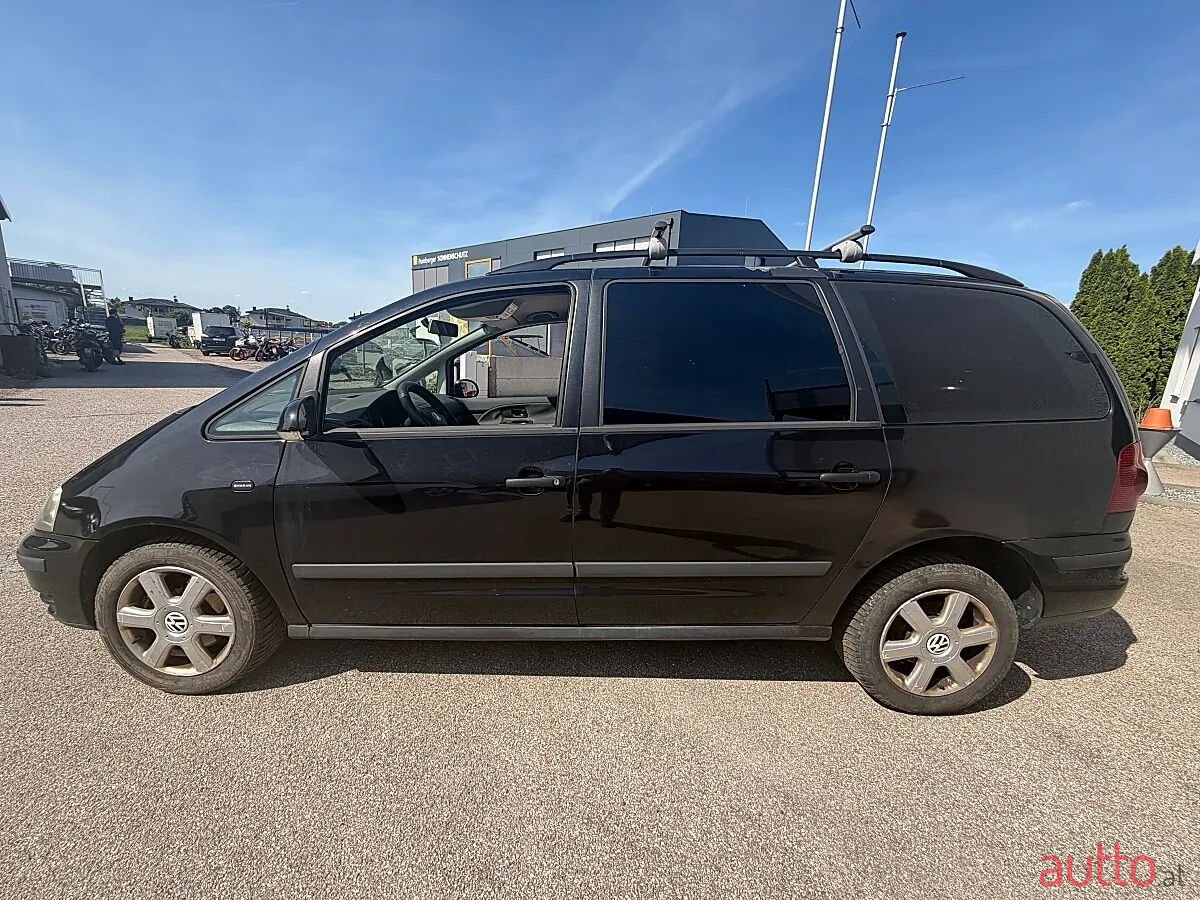 2010' Volkswagen Sharan photo #6
