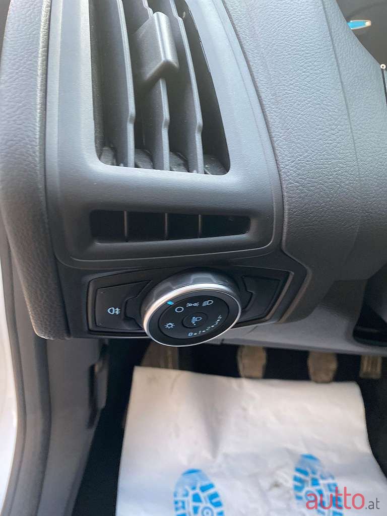 2015' Ford Focus photo #6