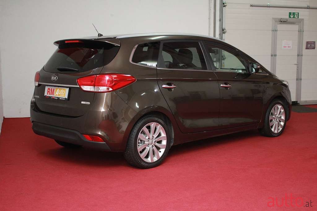 2014' Kia Carens photo #3