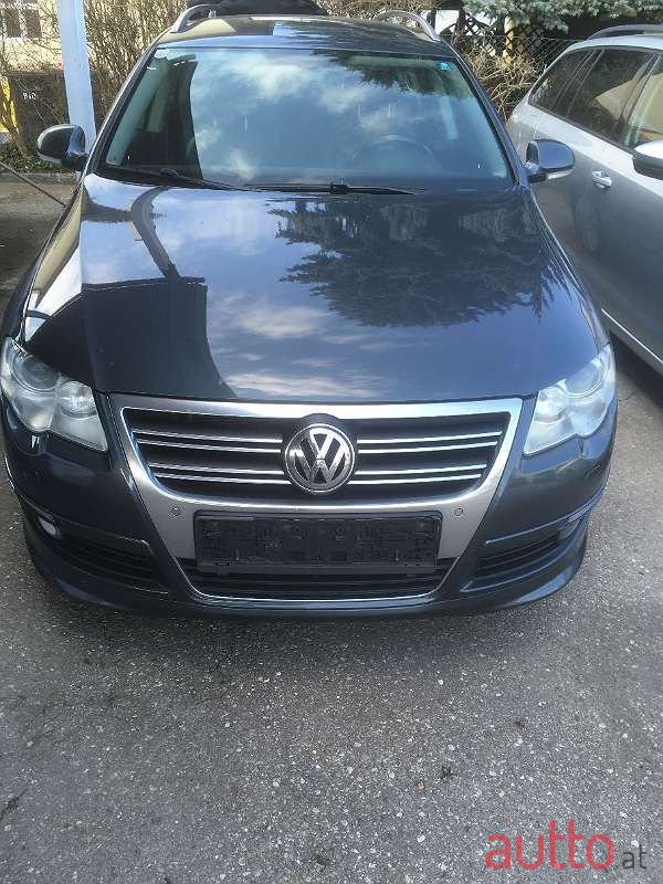 2010' Volkswagen Passat photo #1