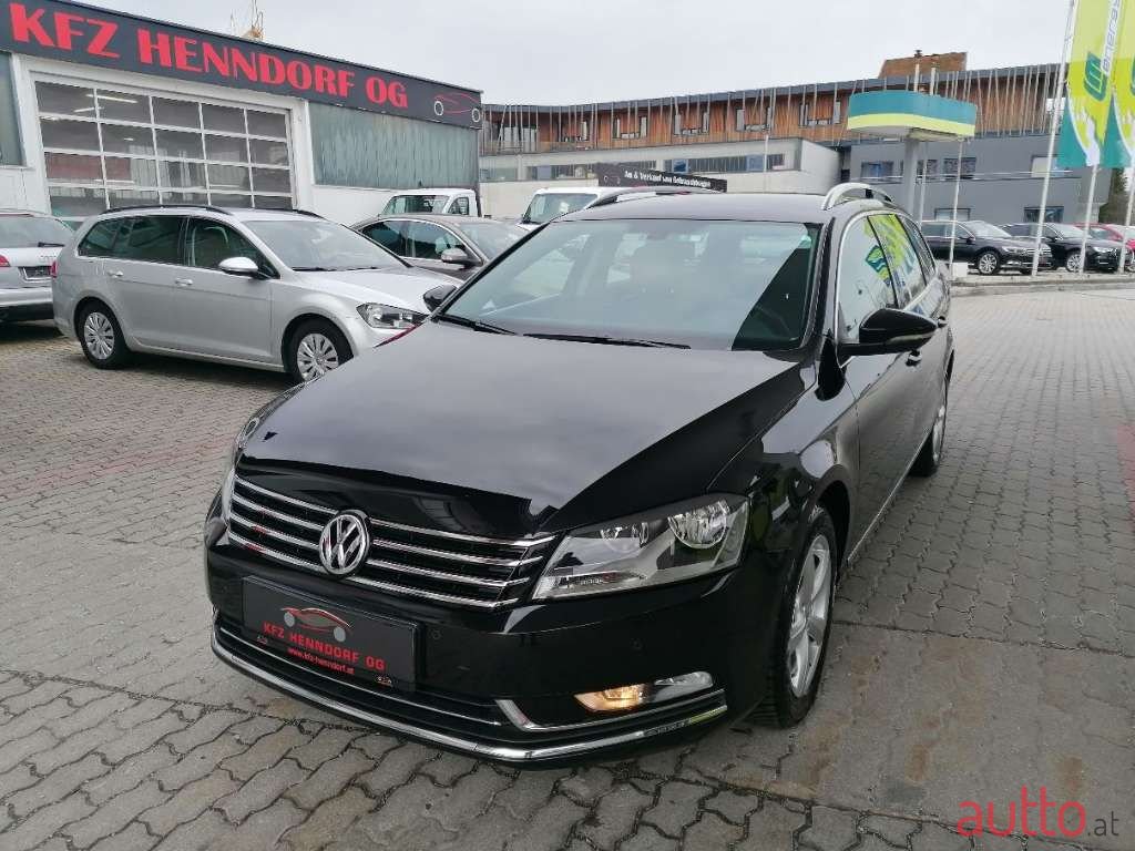 2011' Volkswagen Passat photo #1