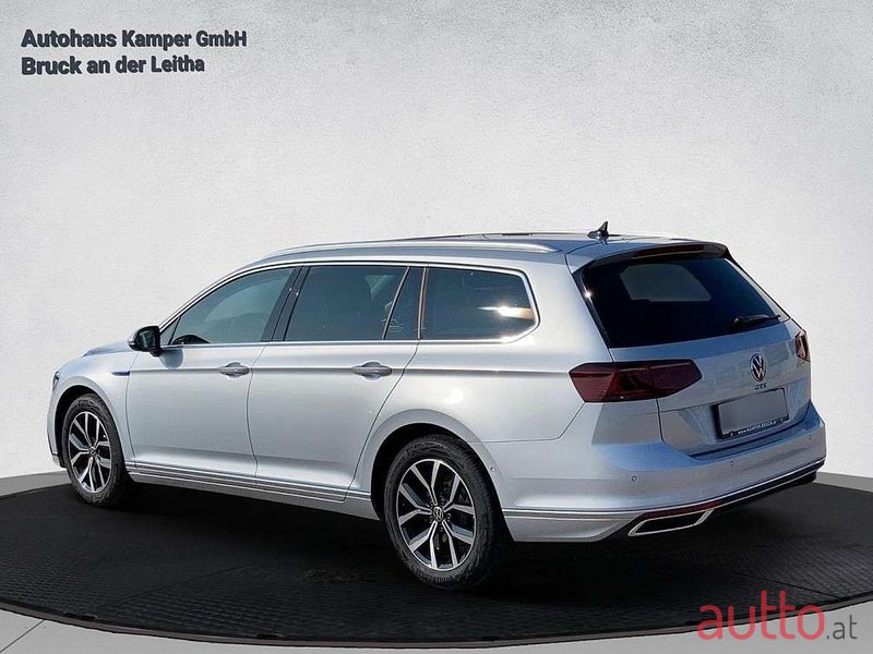 2023' Volkswagen Passat photo #3