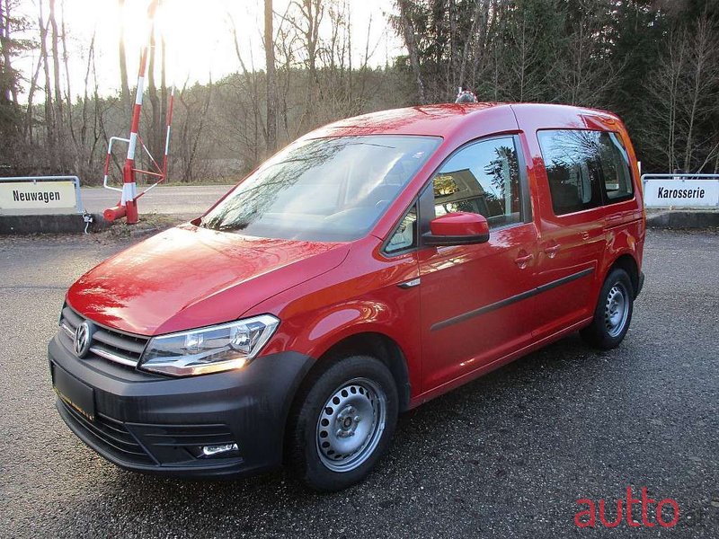 2017' Volkswagen Caddy photo #6