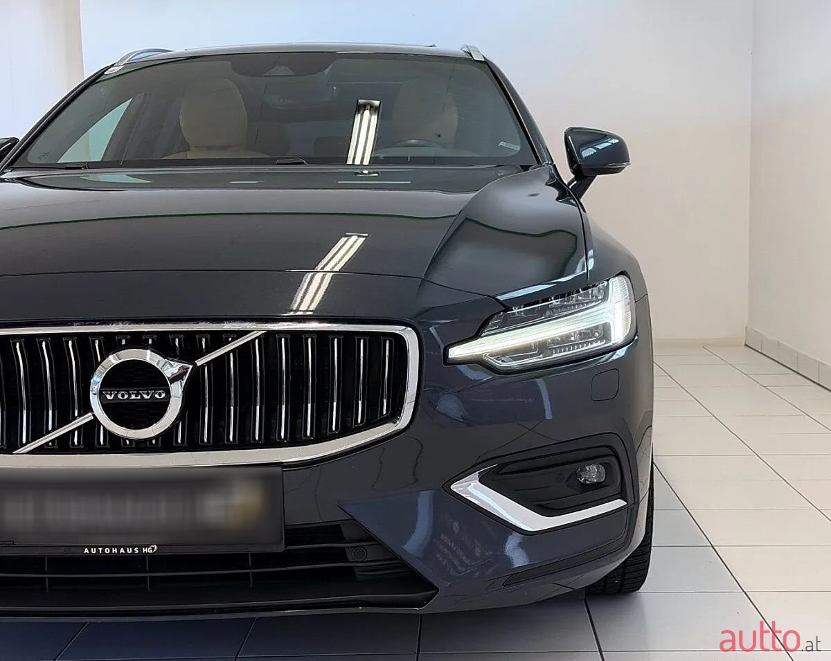 2019' Volvo V60 photo #4