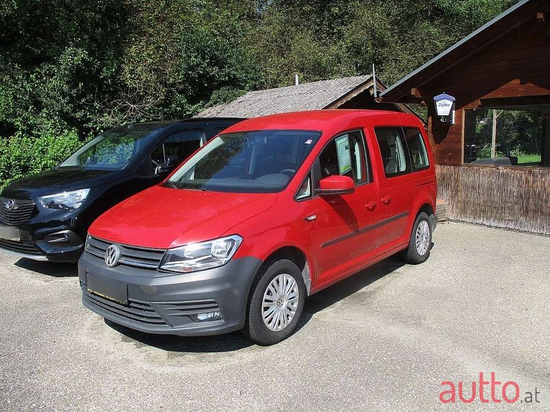 2017' Volkswagen Caddy photo #2