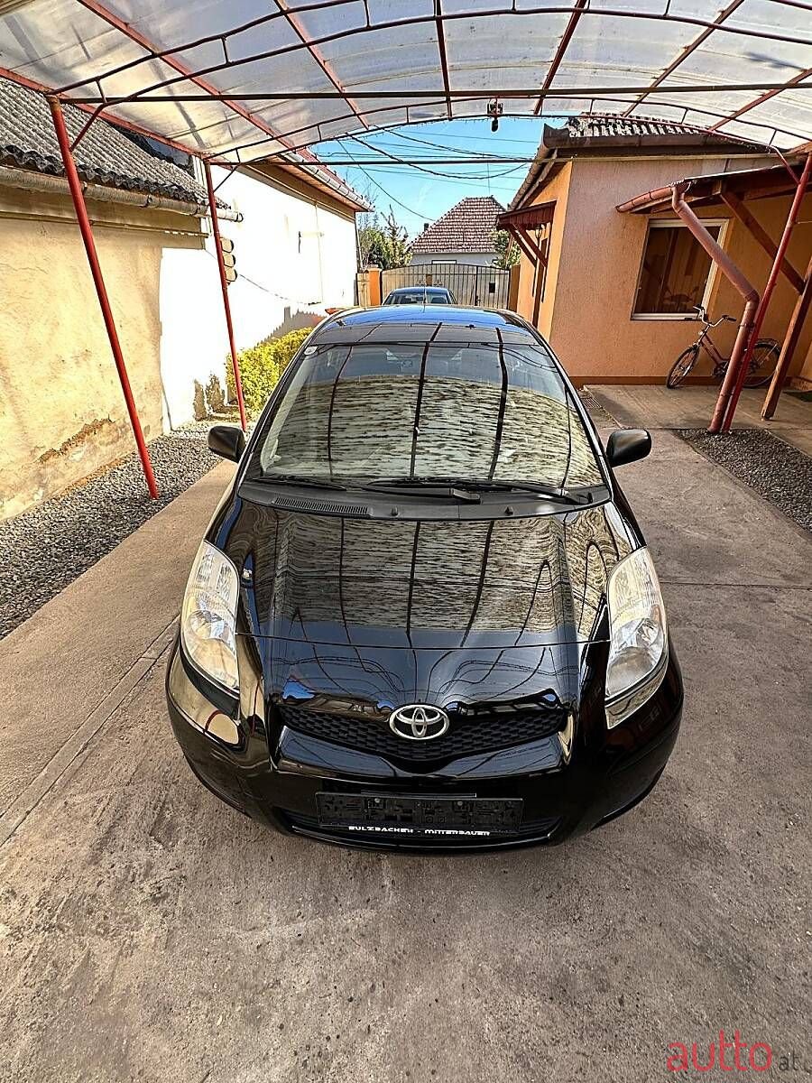 2010' Toyota Yaris photo #1