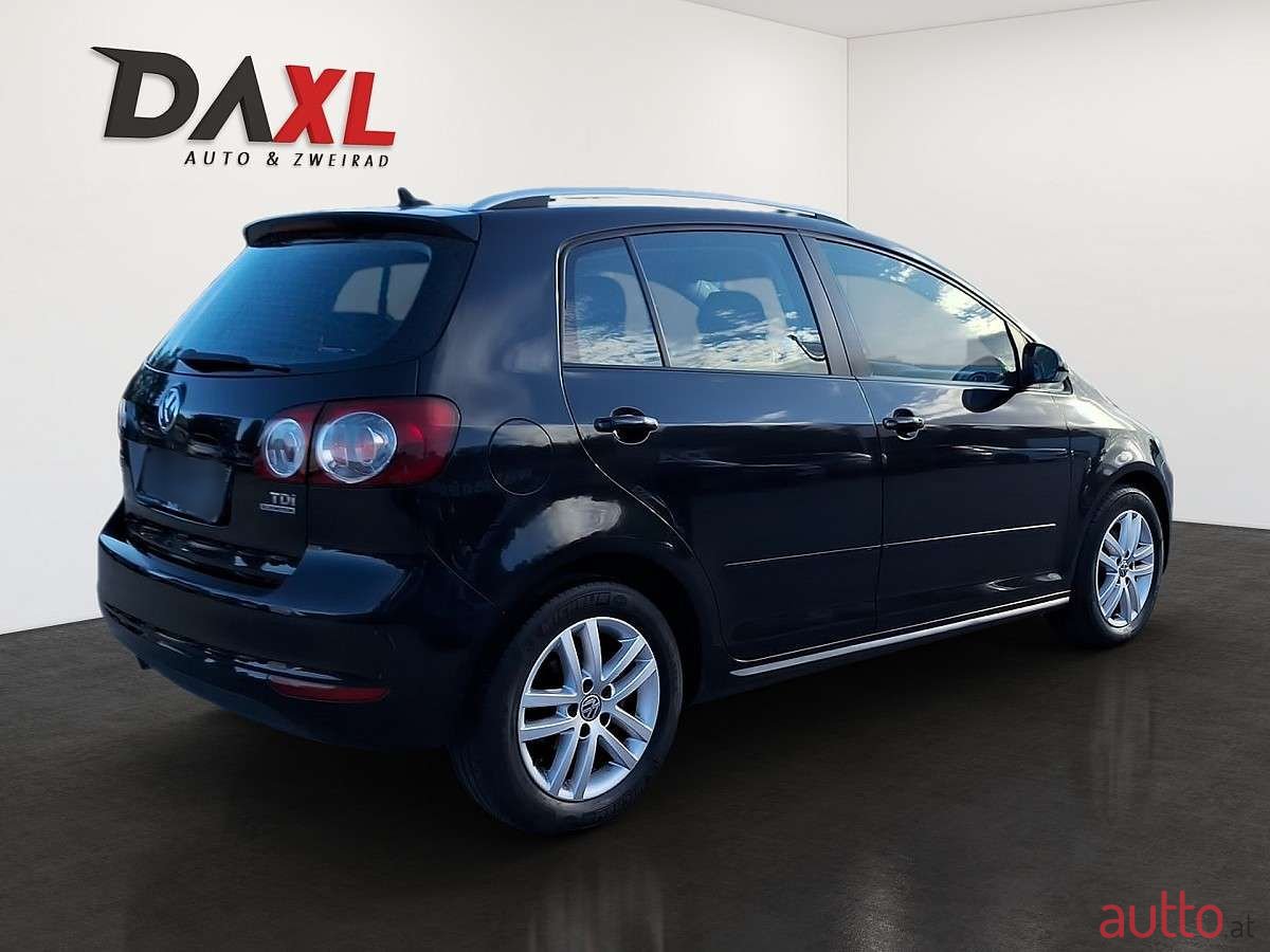 2010' Volkswagen Golf photo #5