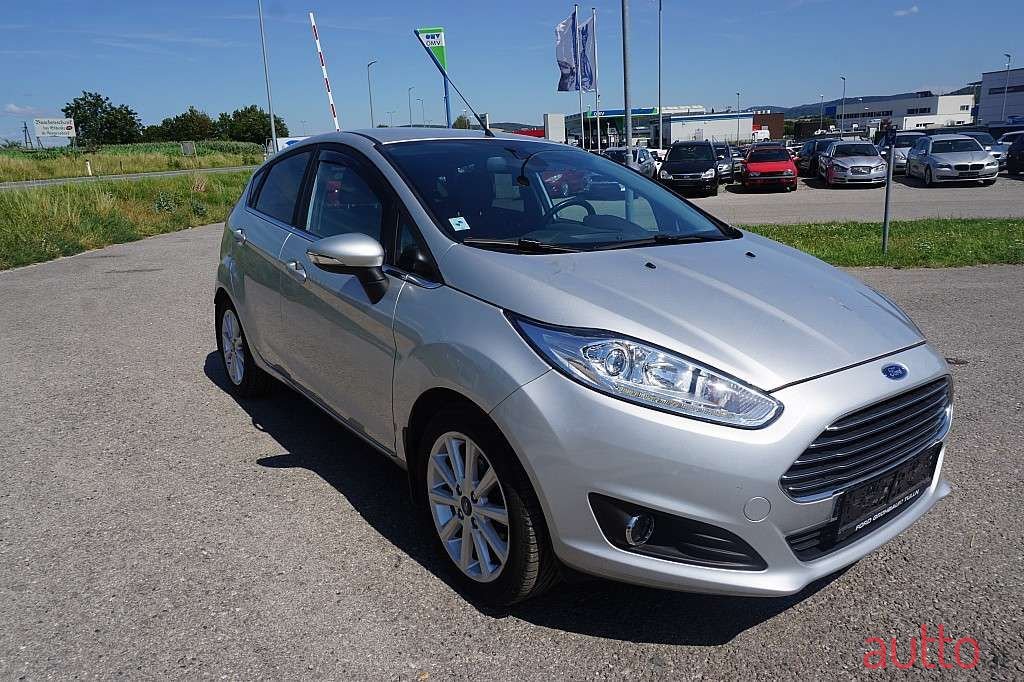 2016' Ford Fiesta photo #2