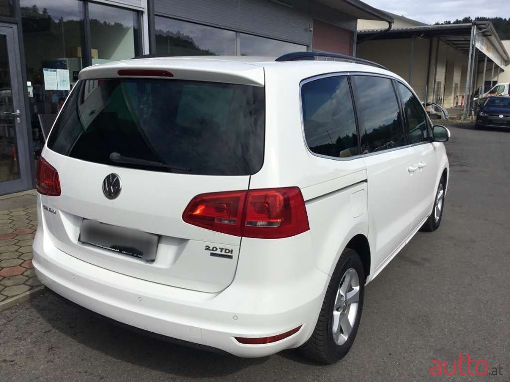 2013' Volkswagen Sharan photo #2