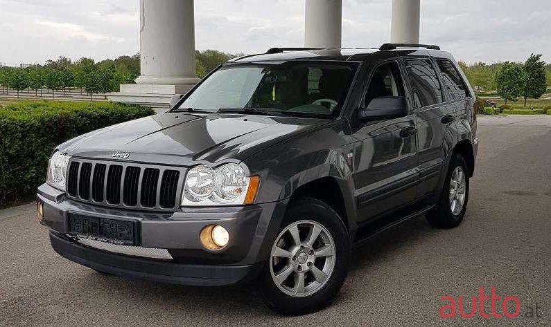 2005' Jeep Grand Cherokee photo #1