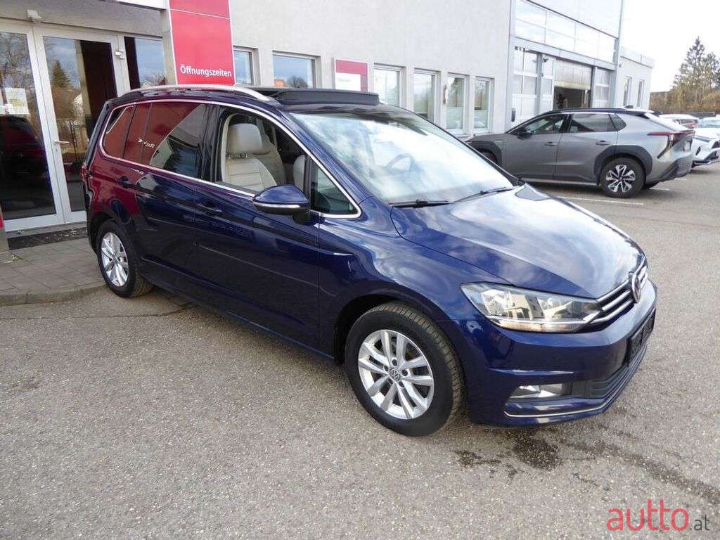 2017' Volkswagen Touran photo #5