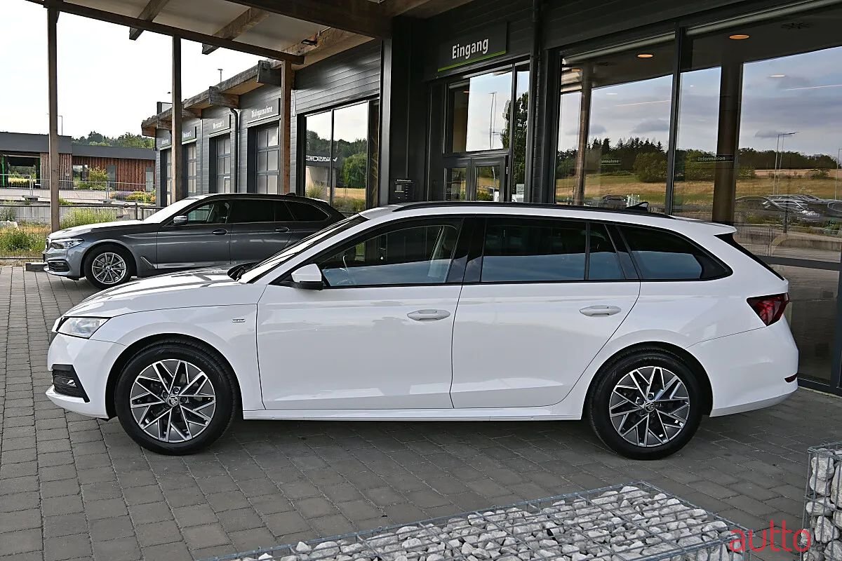 2023' Skoda Octavia photo #2