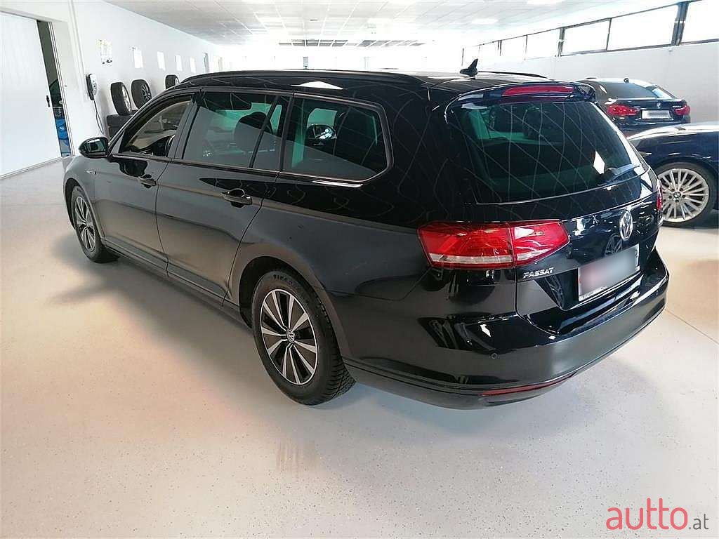 2016' Volkswagen Passat photo #2