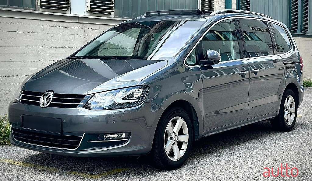 2012' Volkswagen Sharan photo #3