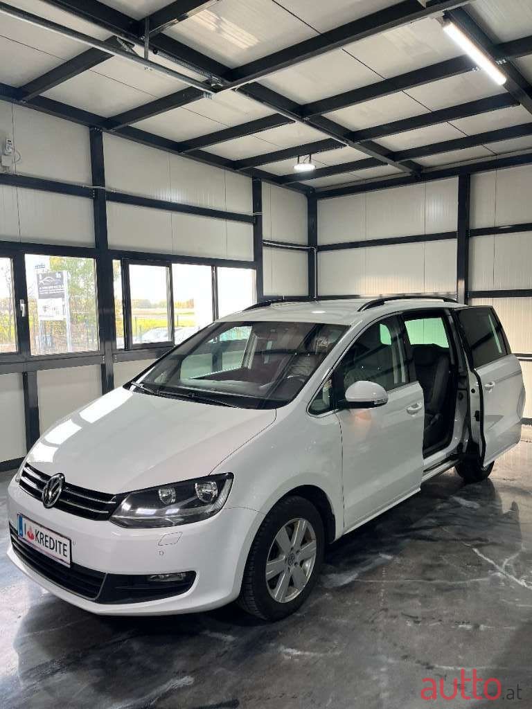 2011' Volkswagen Sharan photo #2