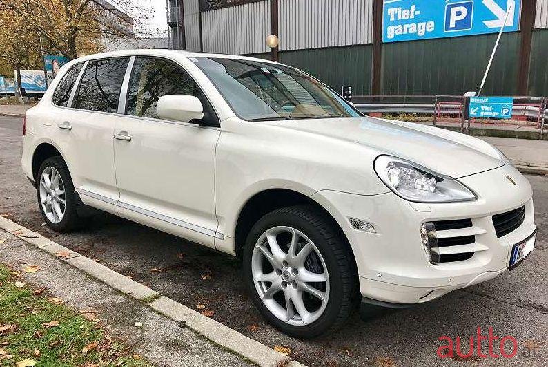 2009' Porsche Cayenne photo #1