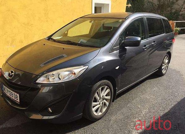 2011' Mazda Mazda5 photo #1