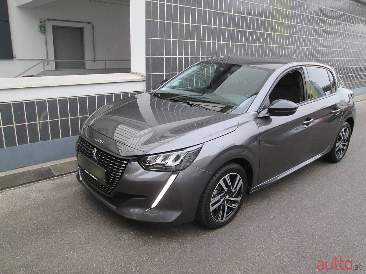 2023' Peugeot 208 photo #2