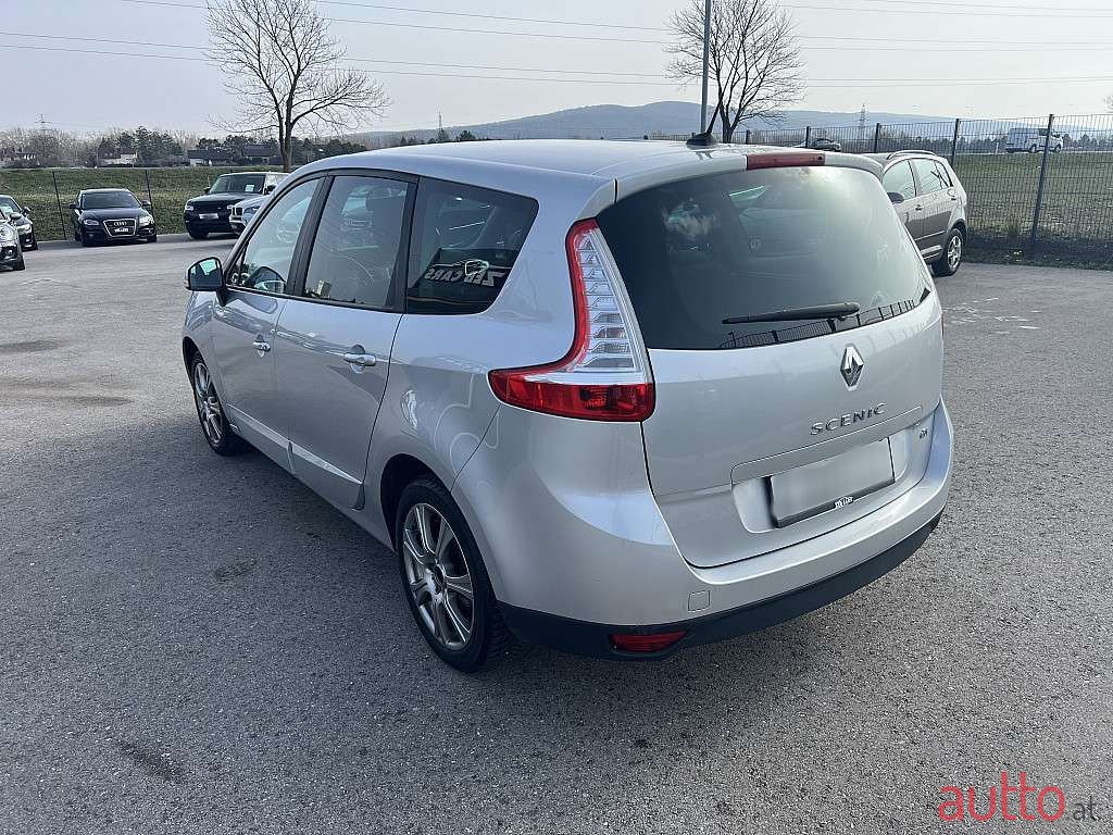 2012' Renault Grand Scenic photo #4