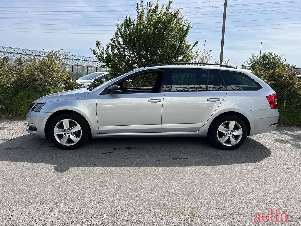 2019' Skoda Octavia photo #5