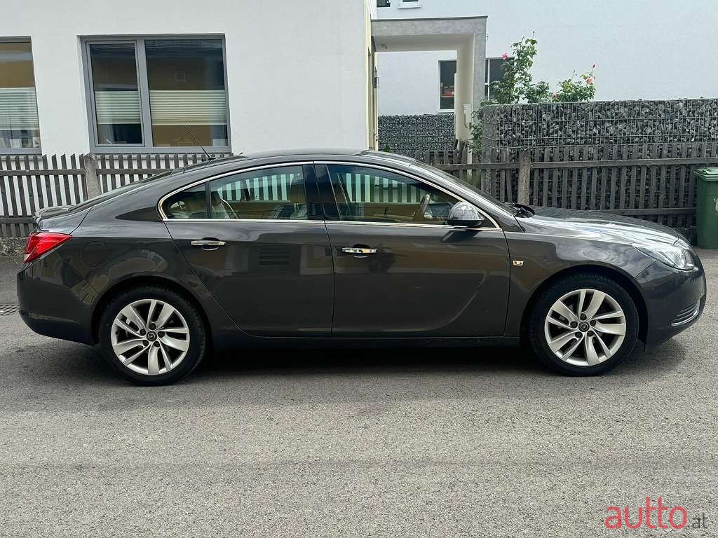 2012' Opel Insignia photo #3
