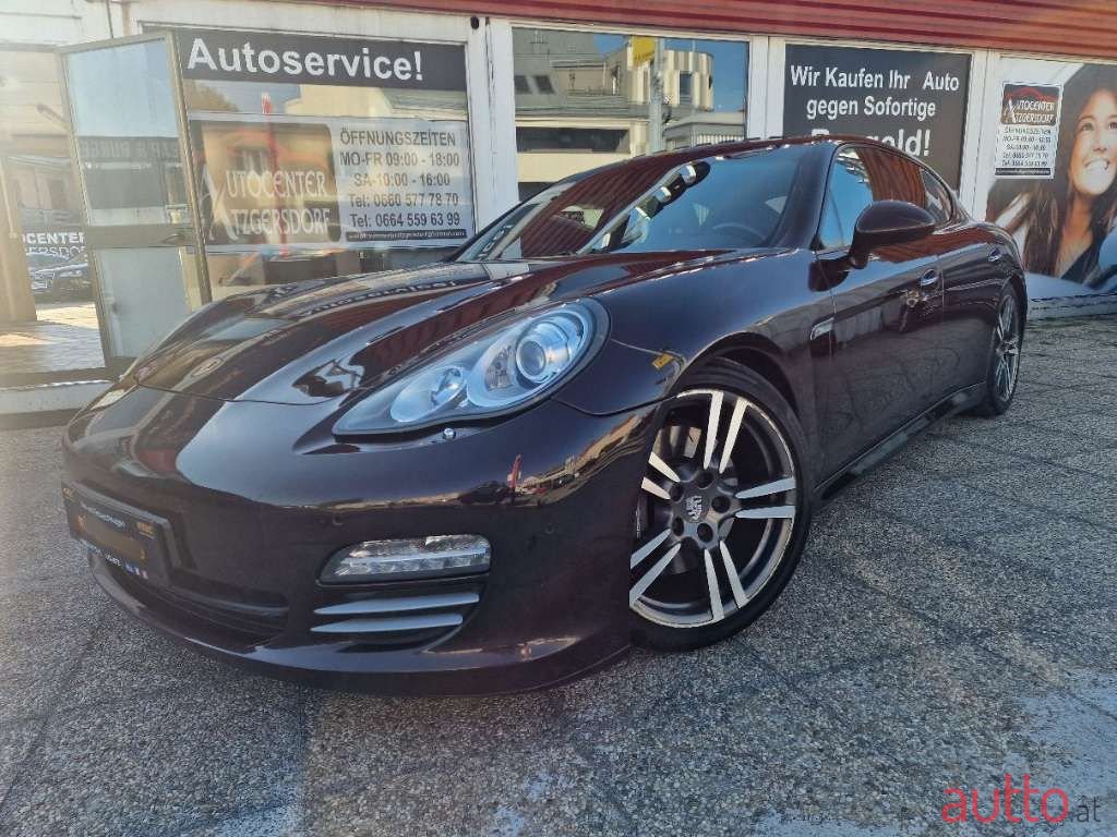 2011' Porsche Panamera photo #5