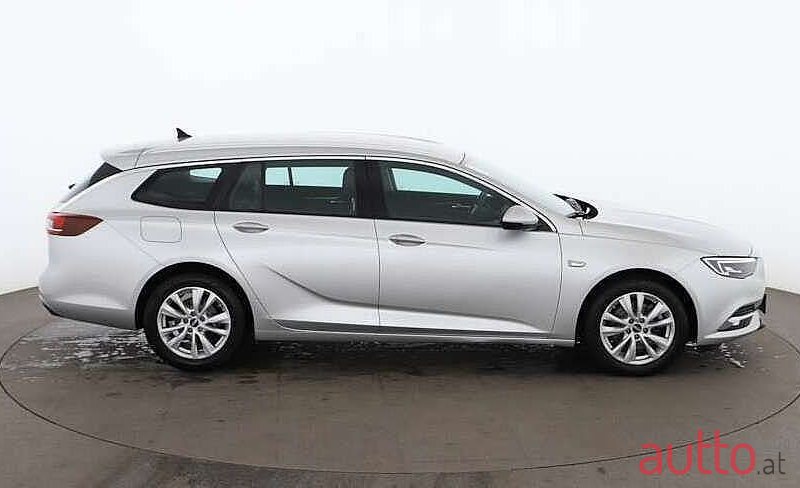2019' Opel Insignia photo #2