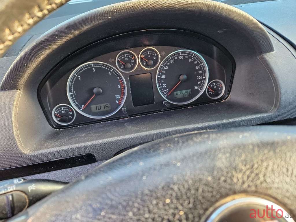 2009' SEAT Alhambra photo #5