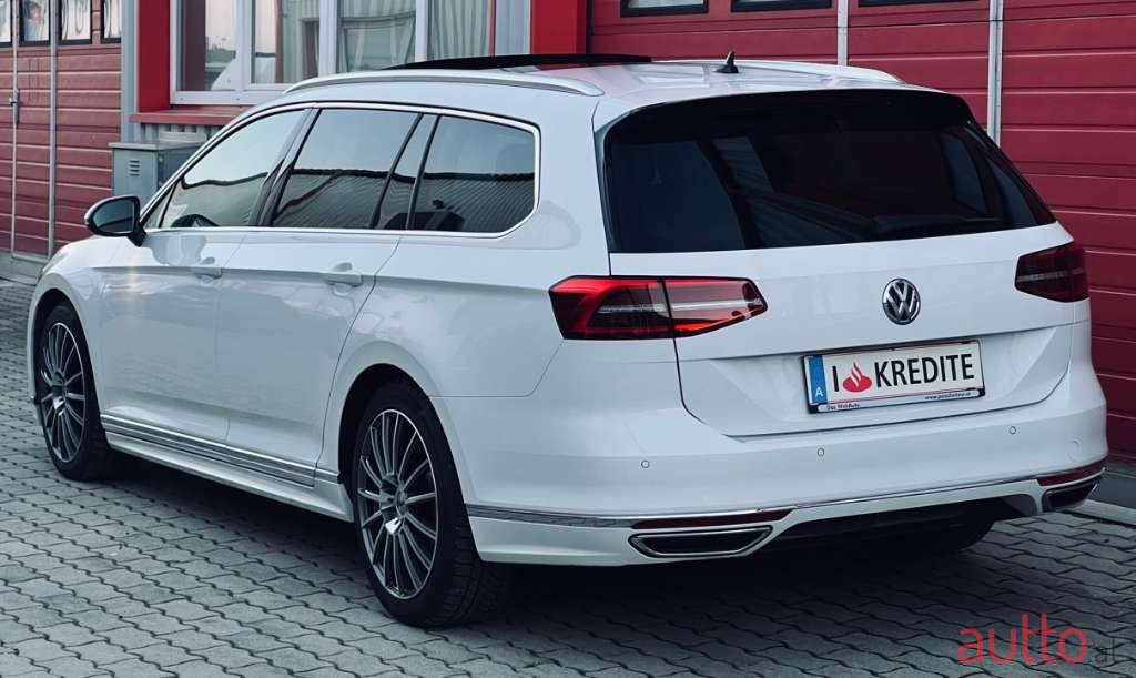 2017' Volkswagen Passat photo #3