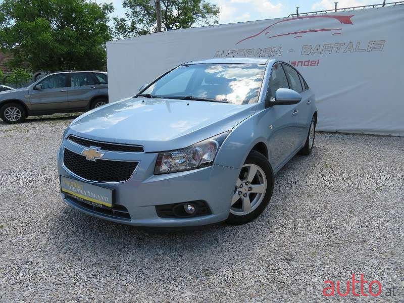 2010' Chevrolet Cruze photo #1