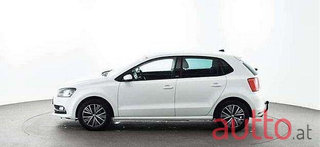 2016' Volkswagen Polo photo #1