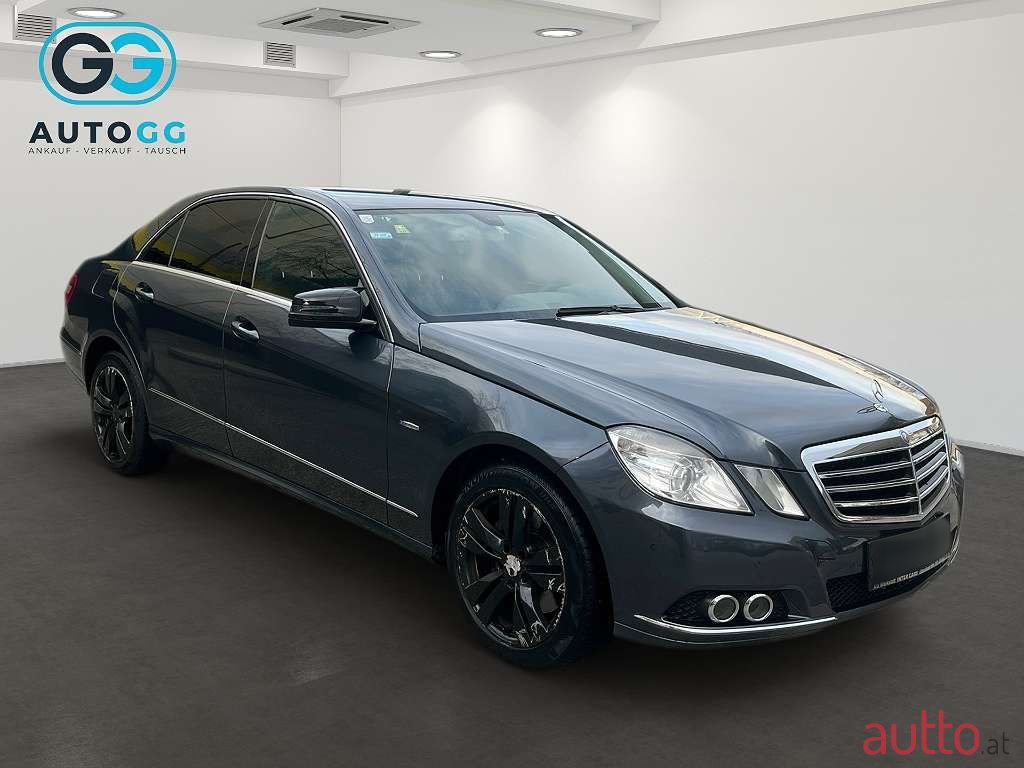 2010' Mercedes-Benz E-Klasse photo #2
