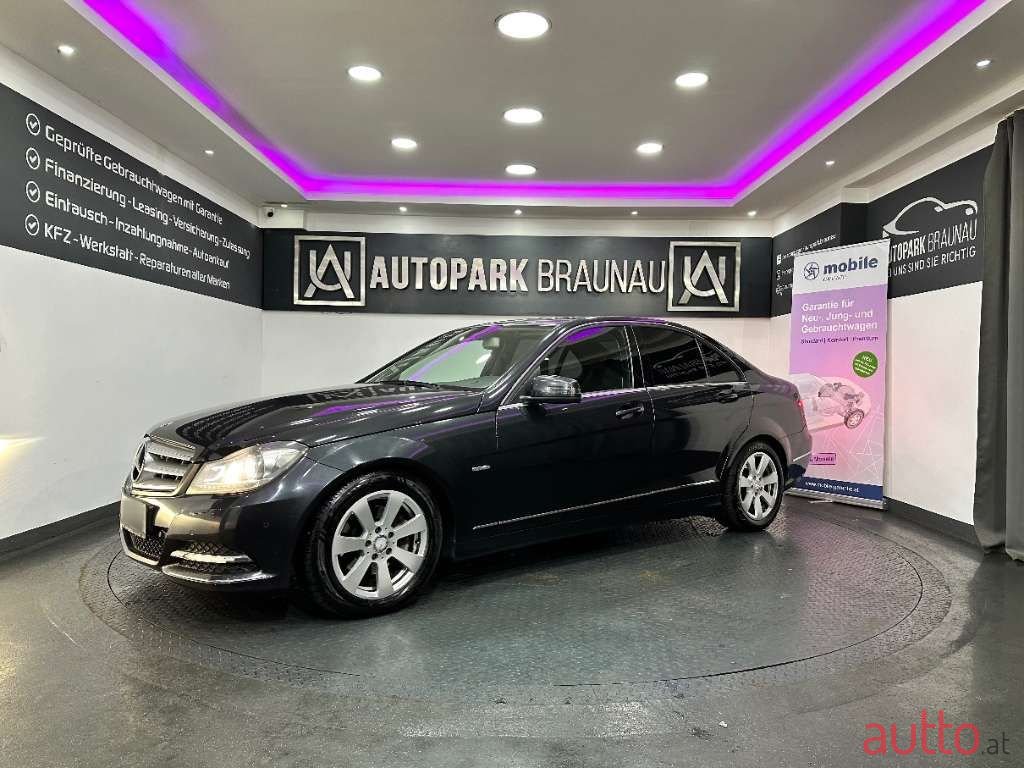 2011' Mercedes-Benz C-Klasse photo #2