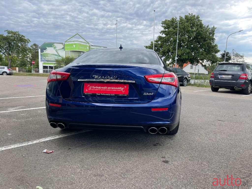 2014' Maserati Ghibli photo #6