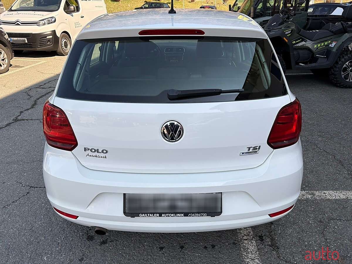 2014' Volkswagen Polo photo #6