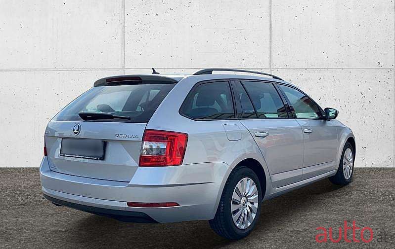 2019' Skoda Octavia photo #5