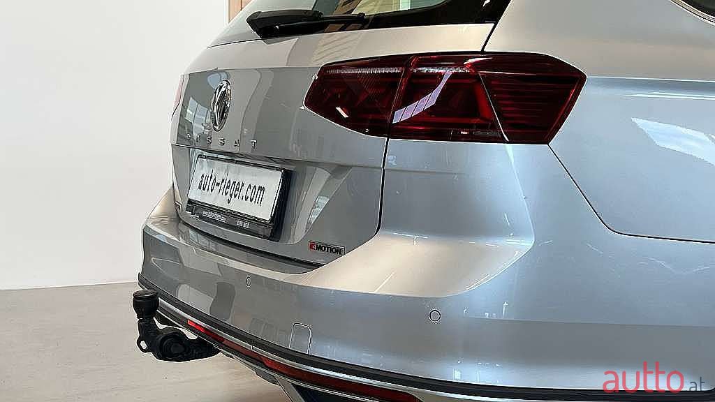 2020' Volkswagen Passat photo #5