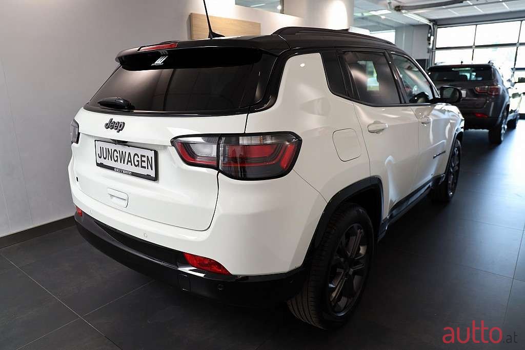 2021' Jeep Compass photo #2