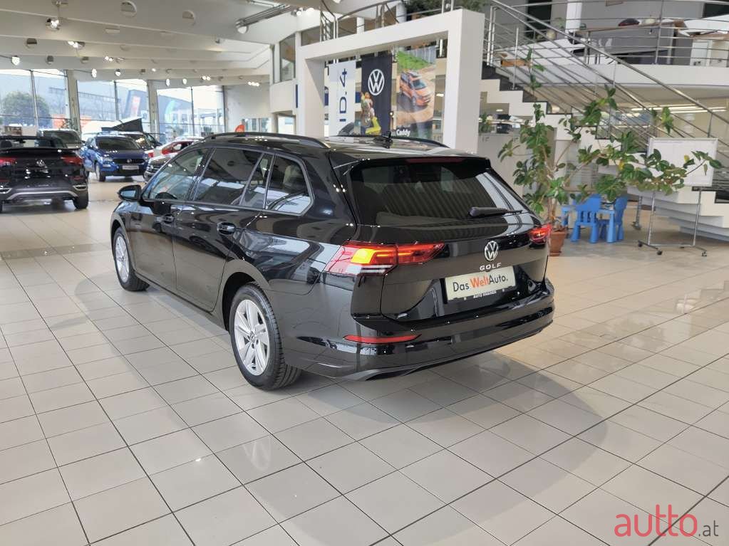 2022' Volkswagen Golf photo #3