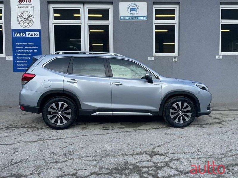 2023' Subaru Forester photo #6