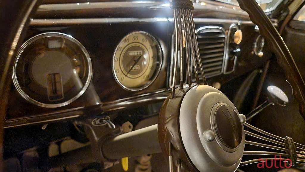 1938' Ford De Luxe photo #5