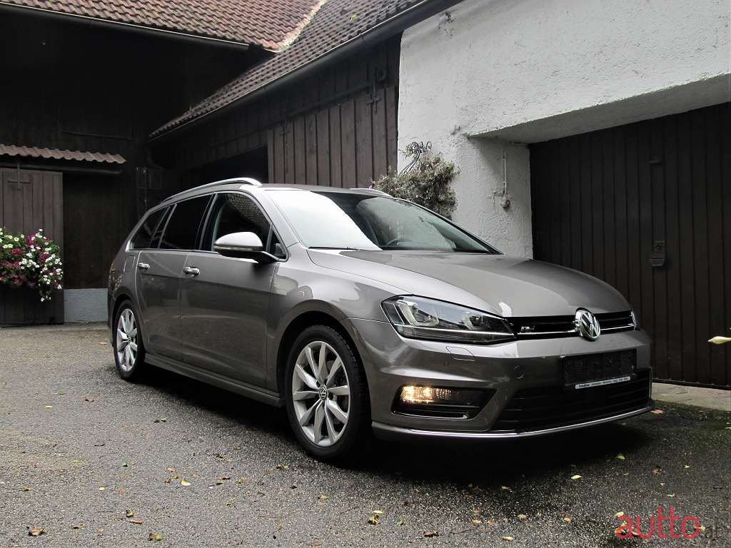 2015' Volkswagen Golf photo #5