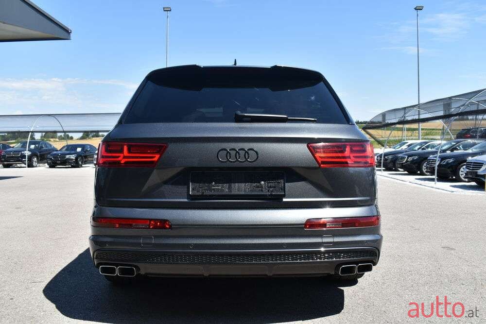 2017' Audi Q7 photo #5