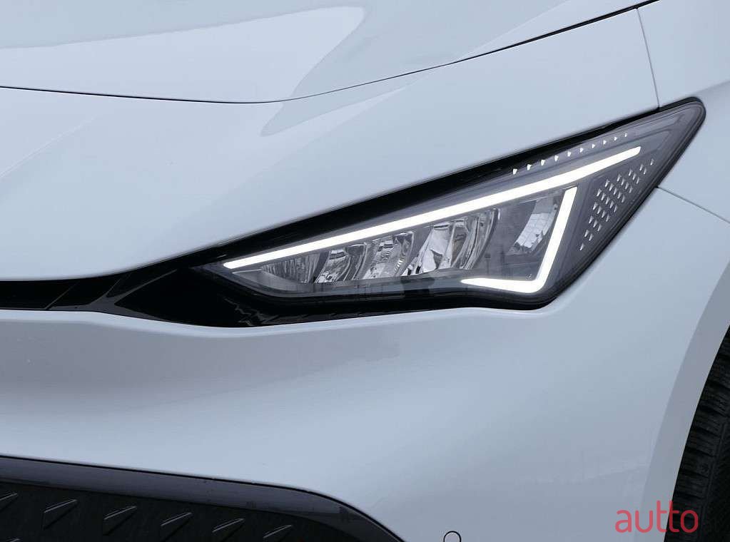 2023' Cupra Born photo #2