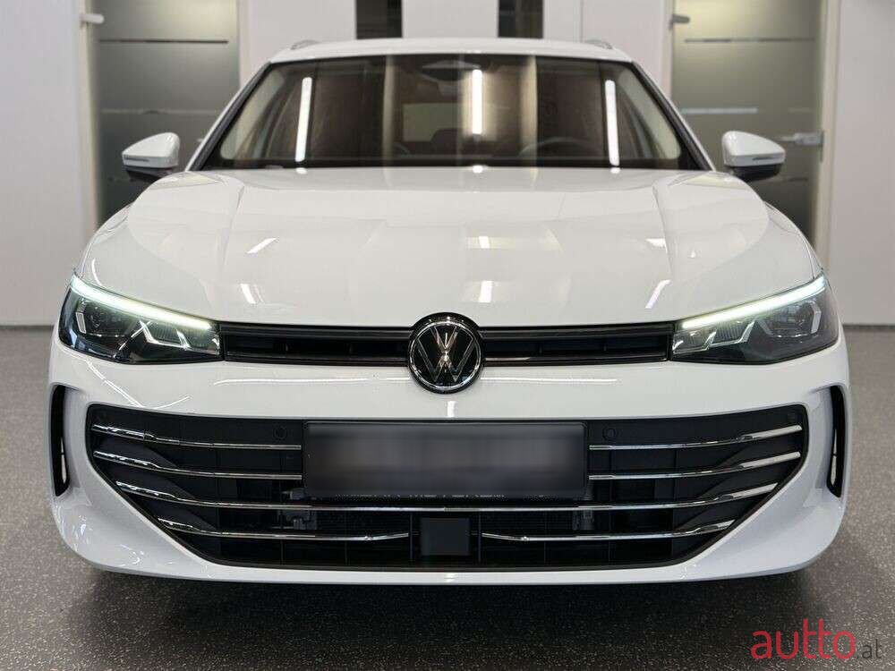 2024' Volkswagen Passat photo #2