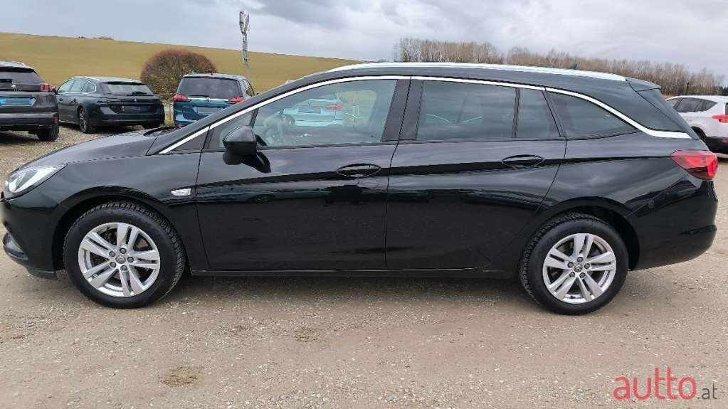 2019' Opel Astra photo #2